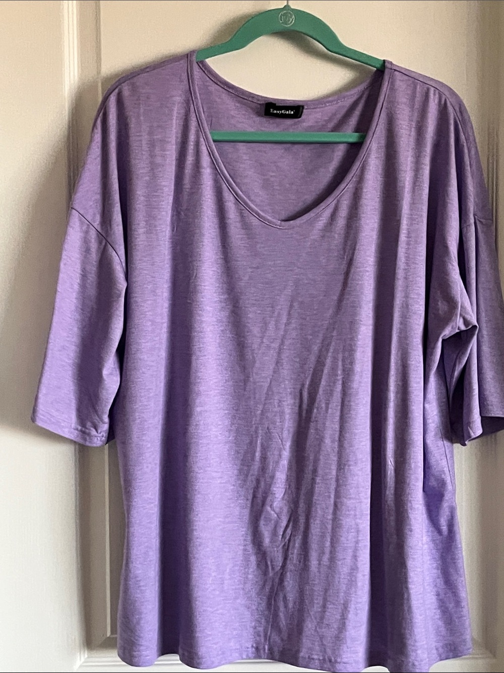 Women's Lavender Scoop Neck Short Sleeve Tee
